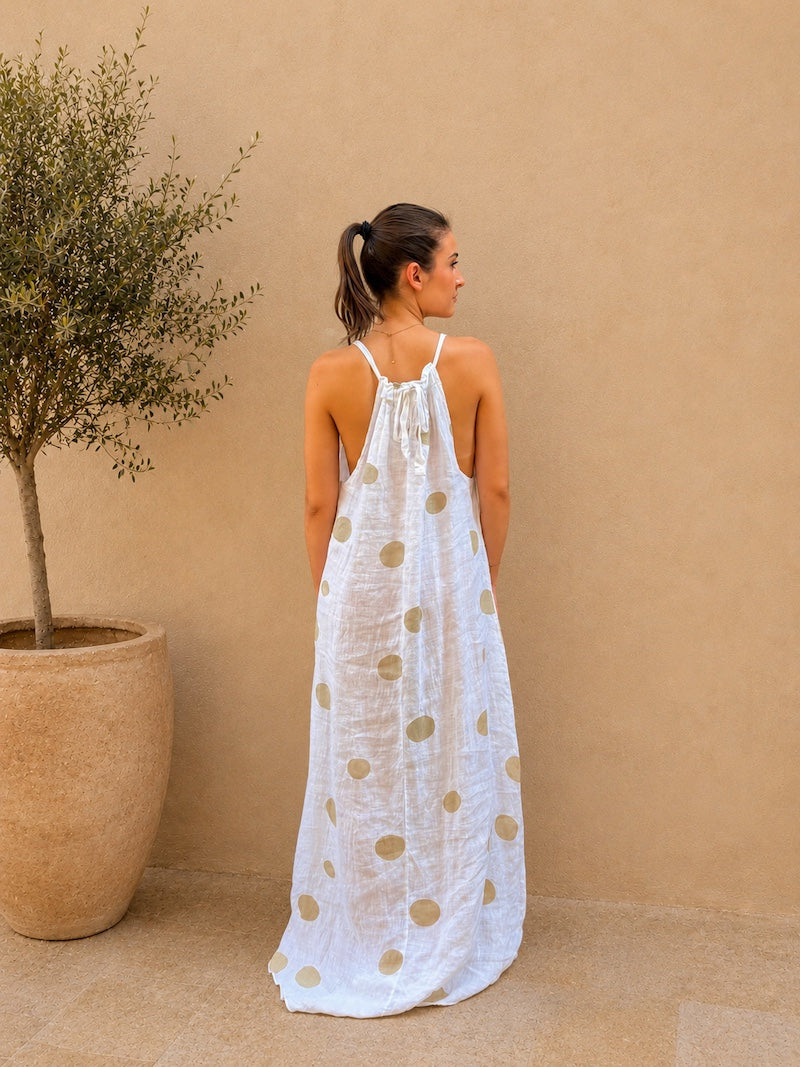 Robe longue blanche à pois