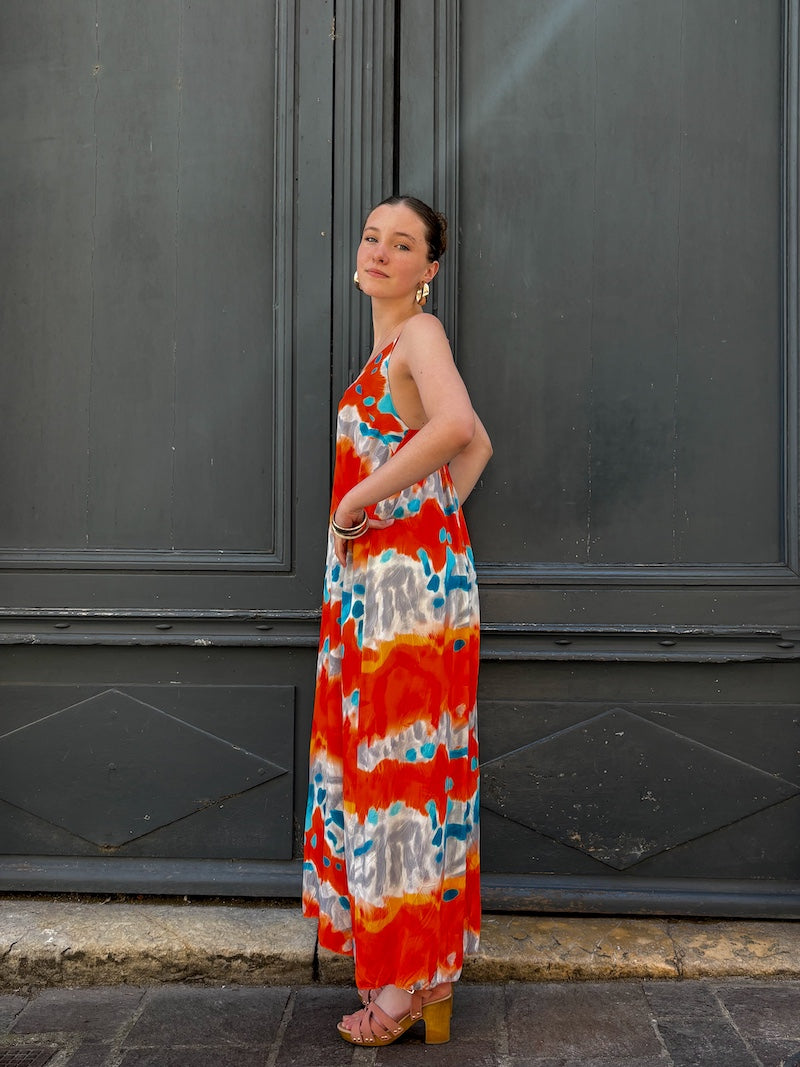 Robe longue motif tie and dye orange et bleu