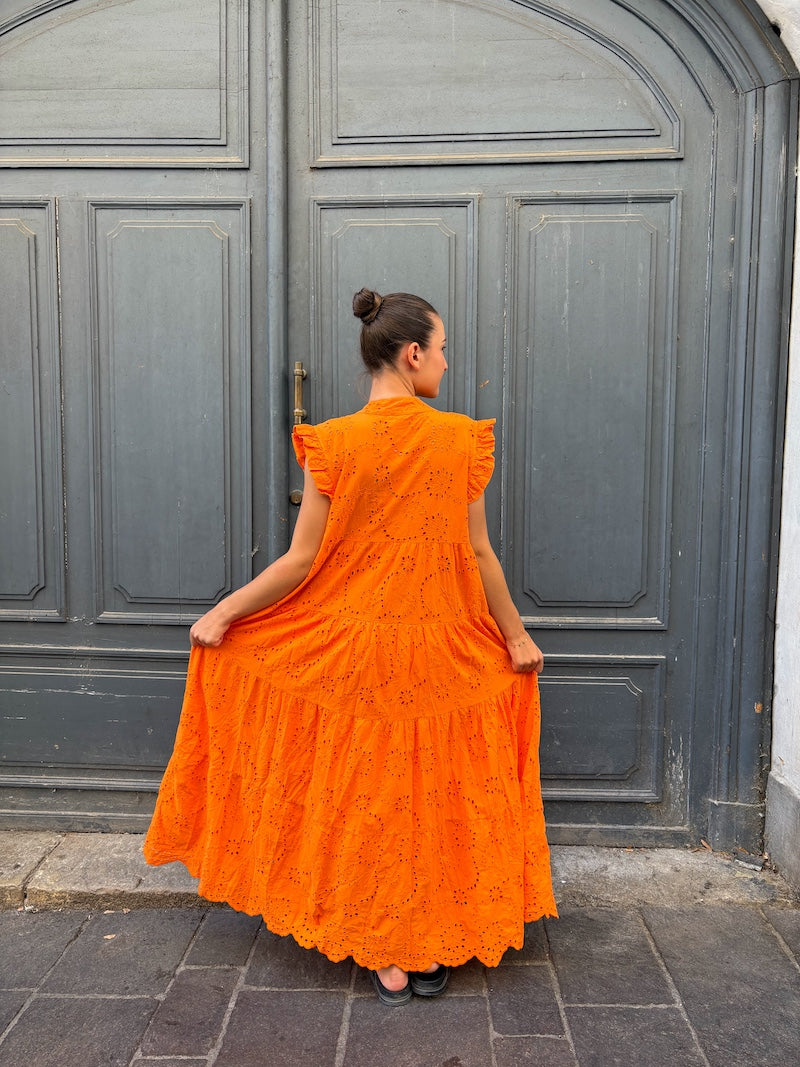 Robe longue orange broderie anglaise tendance