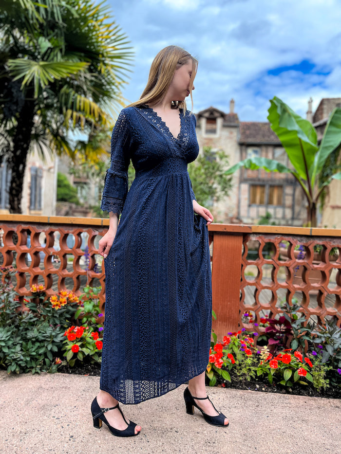 Robe longue en dentelle bohème bleu marine