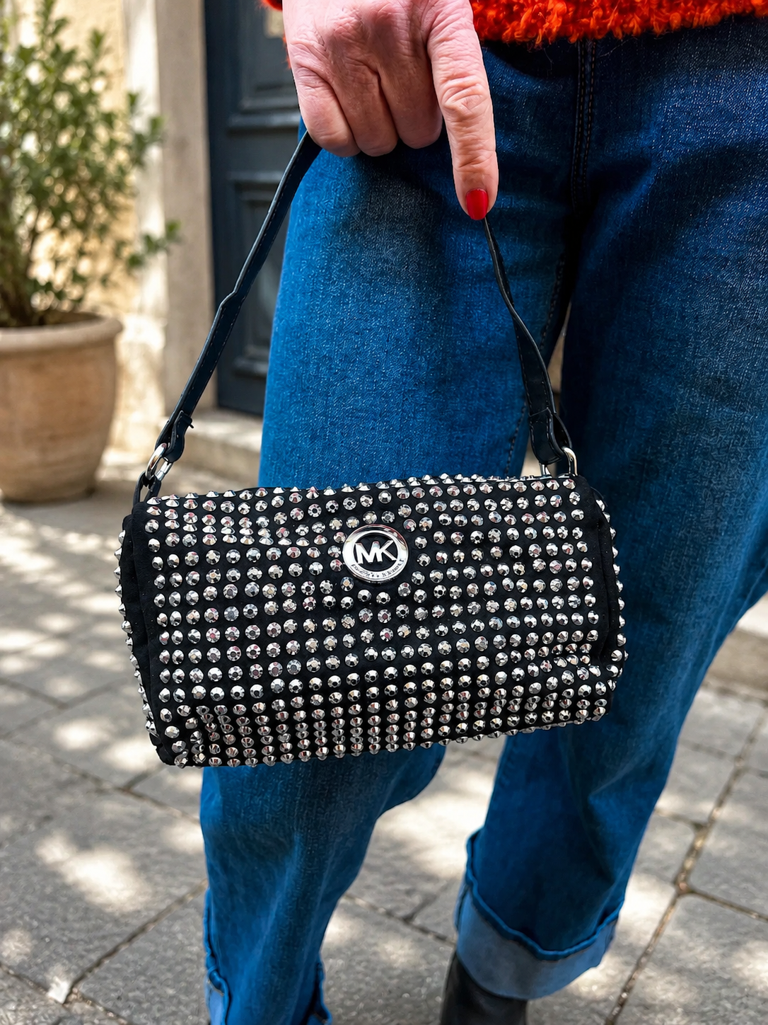 Sac à main noir strassé