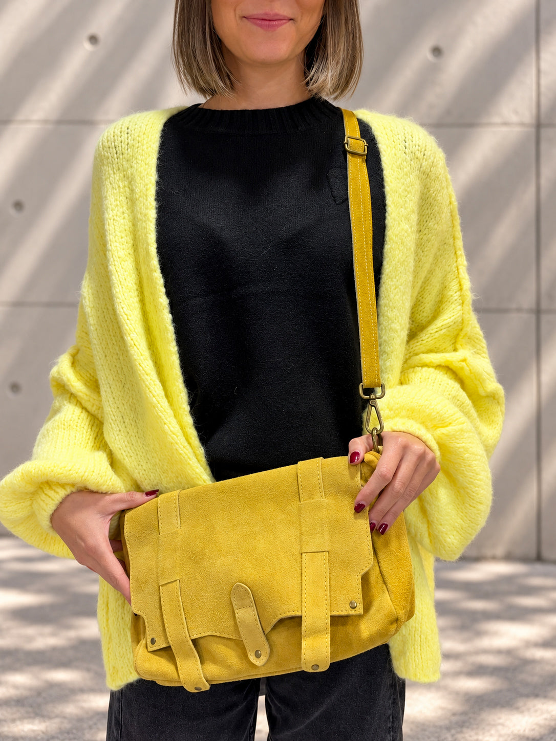 sac bandoulière en daim jaune très tendance pour femme
