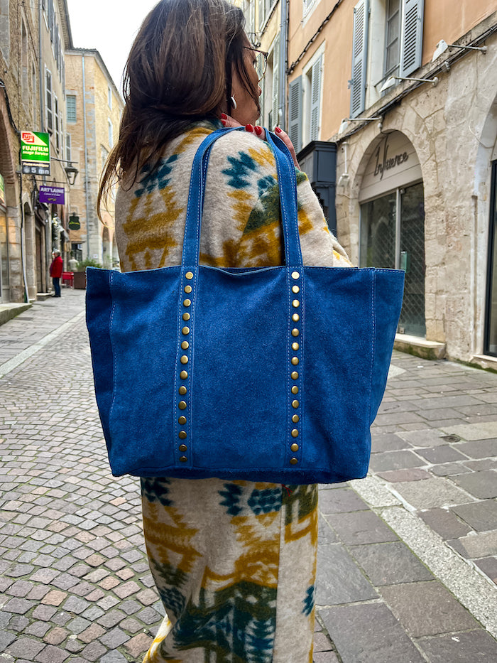 Sac cabas clouté en daim bleu jean