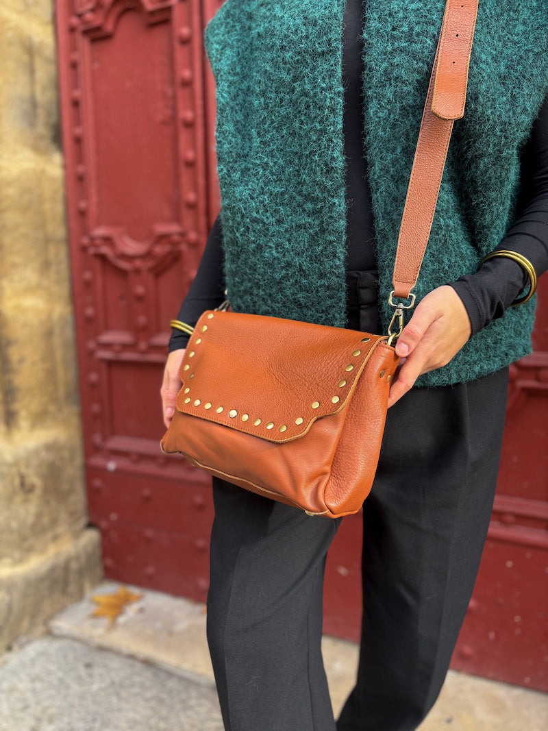 Sac marron en bandoulière
