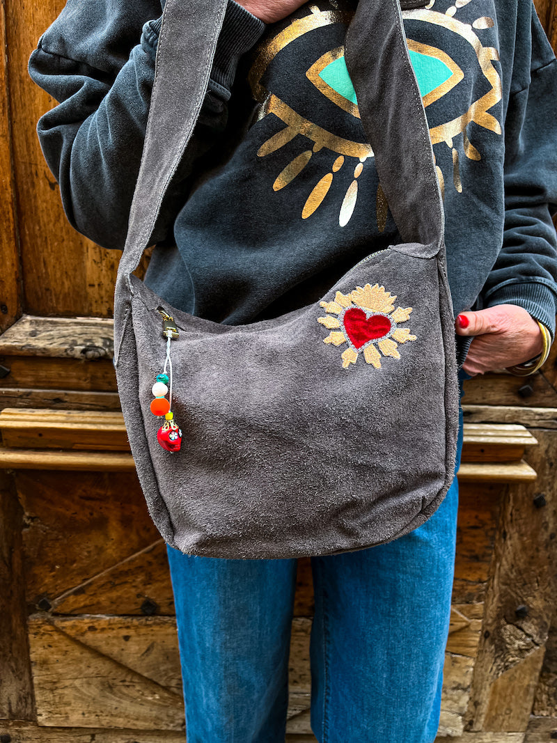 Sac à main en daim gris coeur Milagros