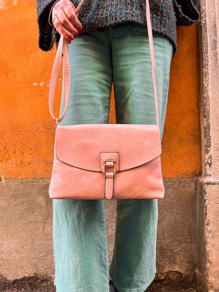 Sac bandoulière en similicuir rose pale