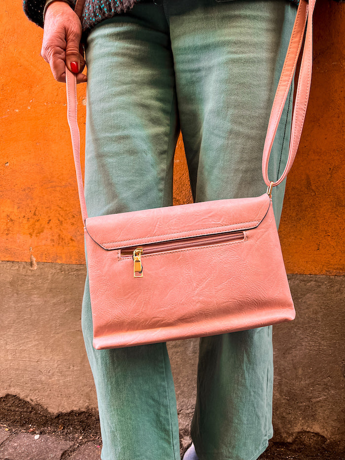 Sac bandoulière en similicuir rose pale