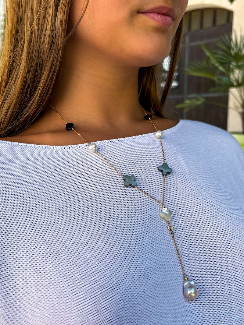 Sautoir trèfle en onyx  nacre et plaqué or Lucky