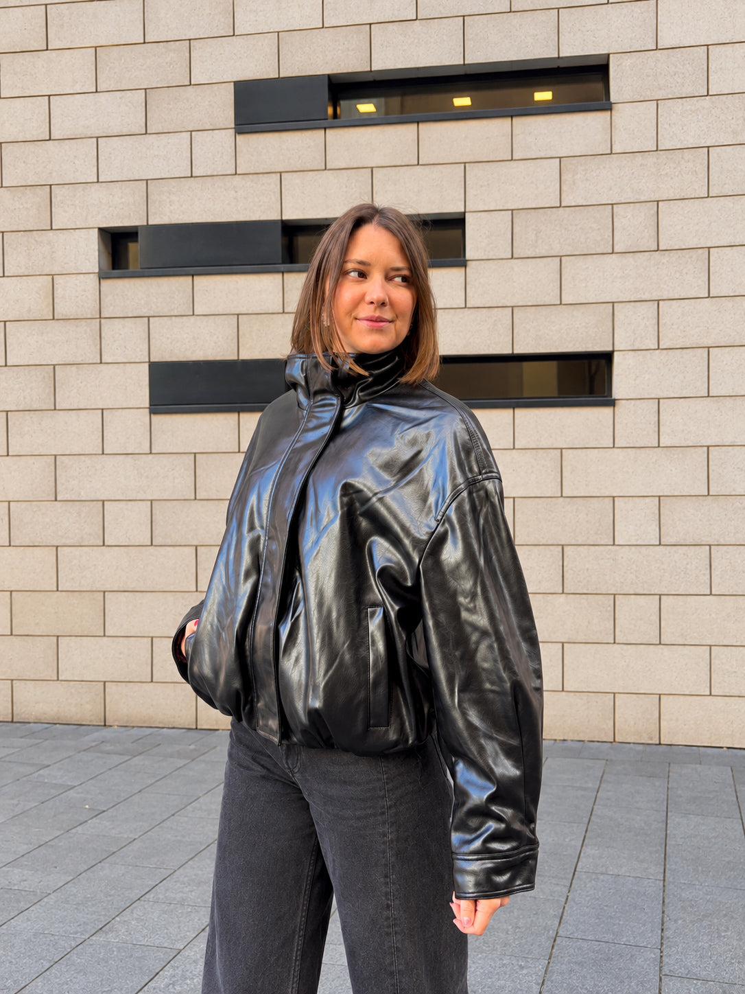 Veste bomber en similicuir noir tendance pour femme