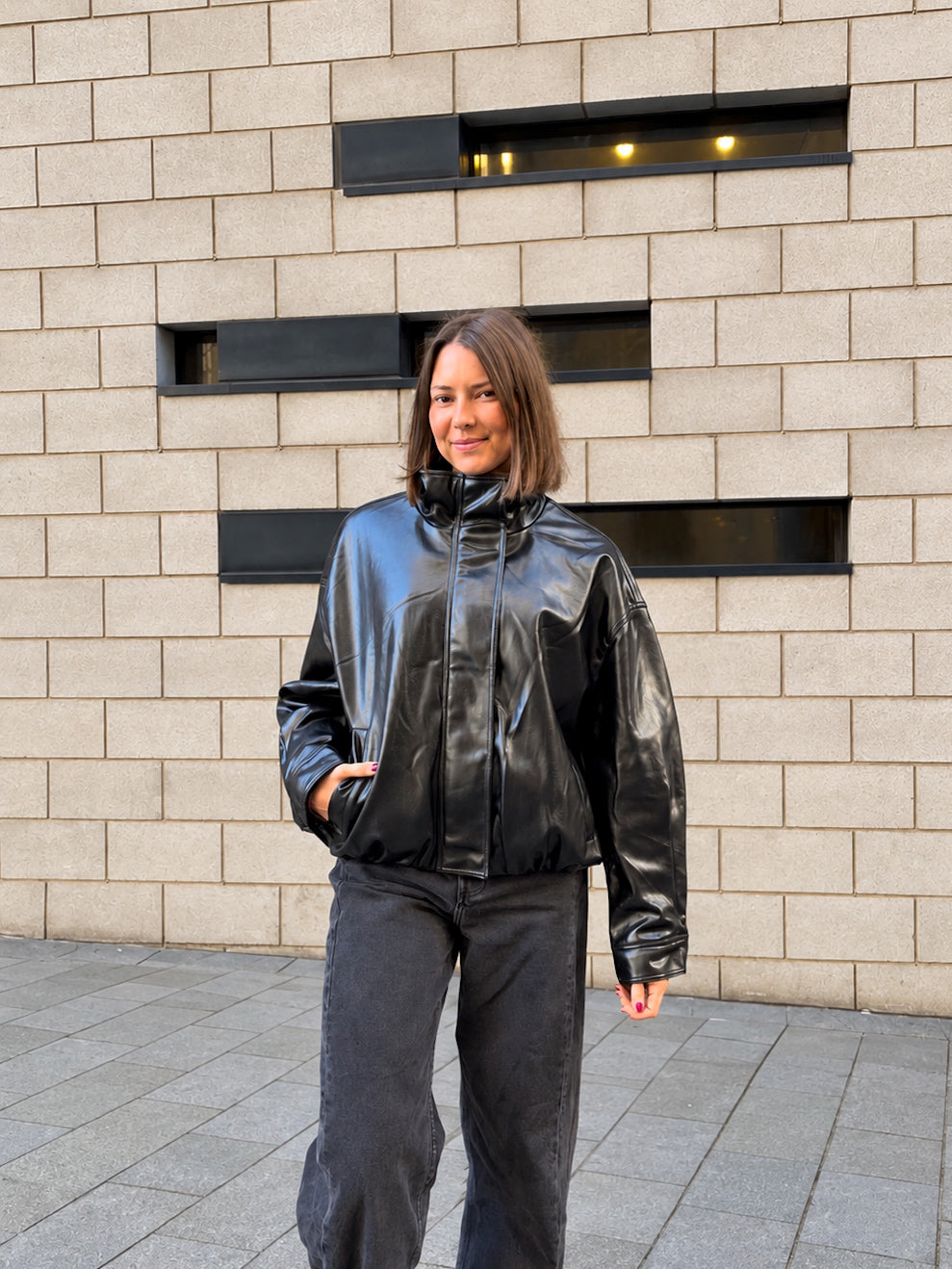 Veste bomber en similicuir noir tendance pour femme