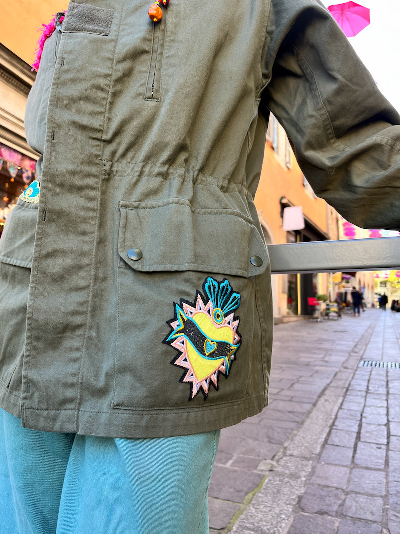 veste pour femme originale customisée et brodée à la main