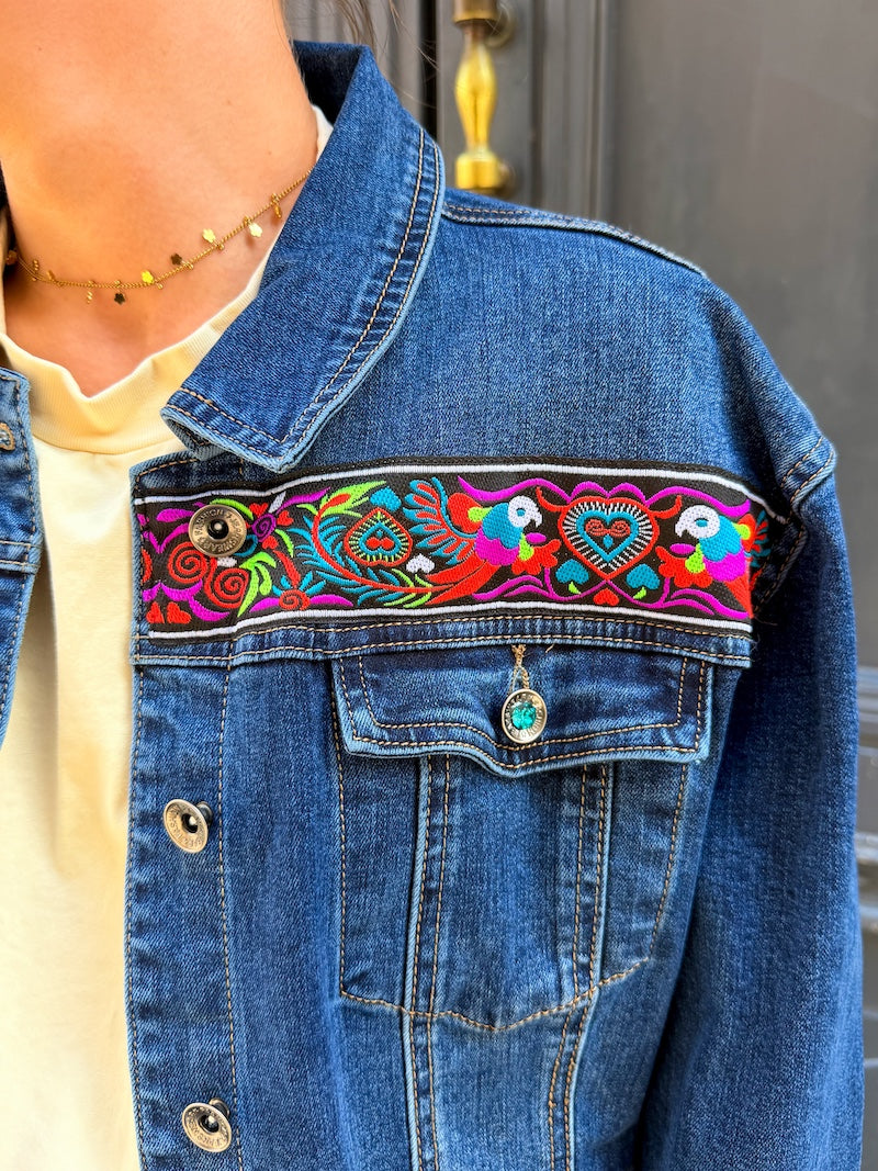 Veste en jean pour femme customisée Frida Kahlo