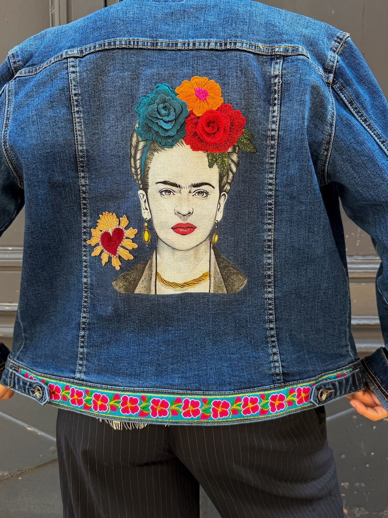 Veste en jean pour femme customisée Frida Kahlo