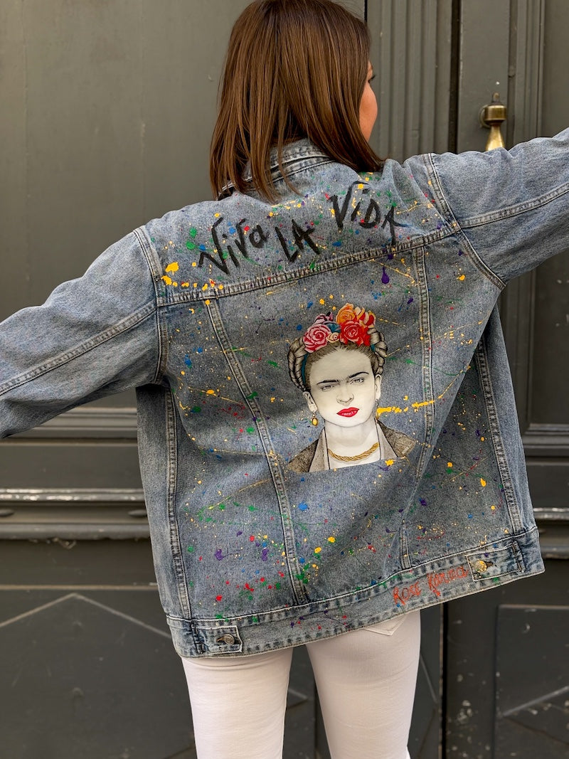 veste tendance pour femme customisée et peinte à la main