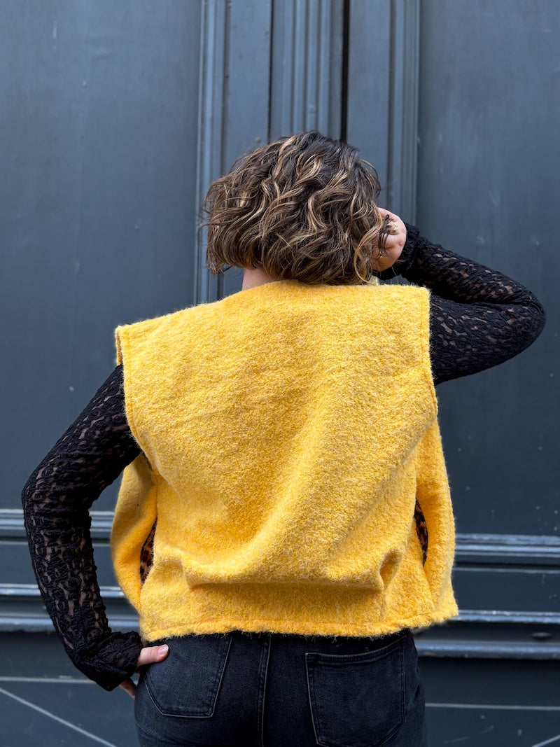Gilet sans manches duveteux - Tendance et moderne