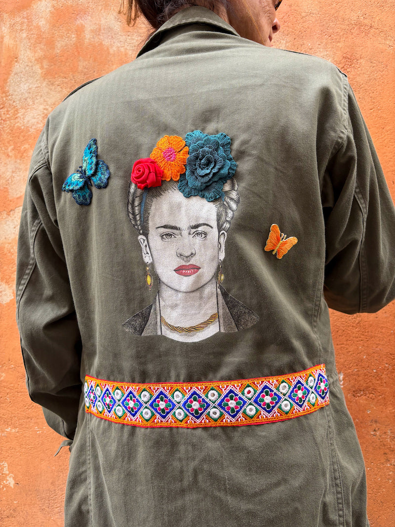 veste kaki personnalisée et customisée pour femme