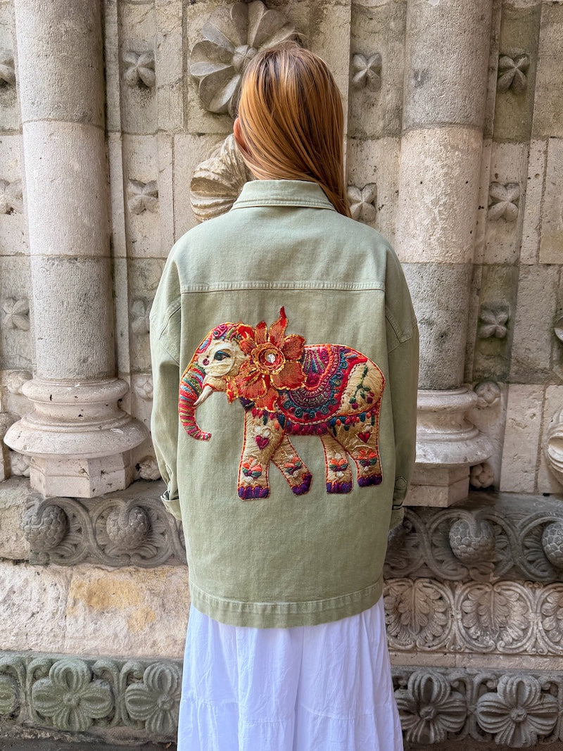 Veste oversize kaki customisée d'un éléphant