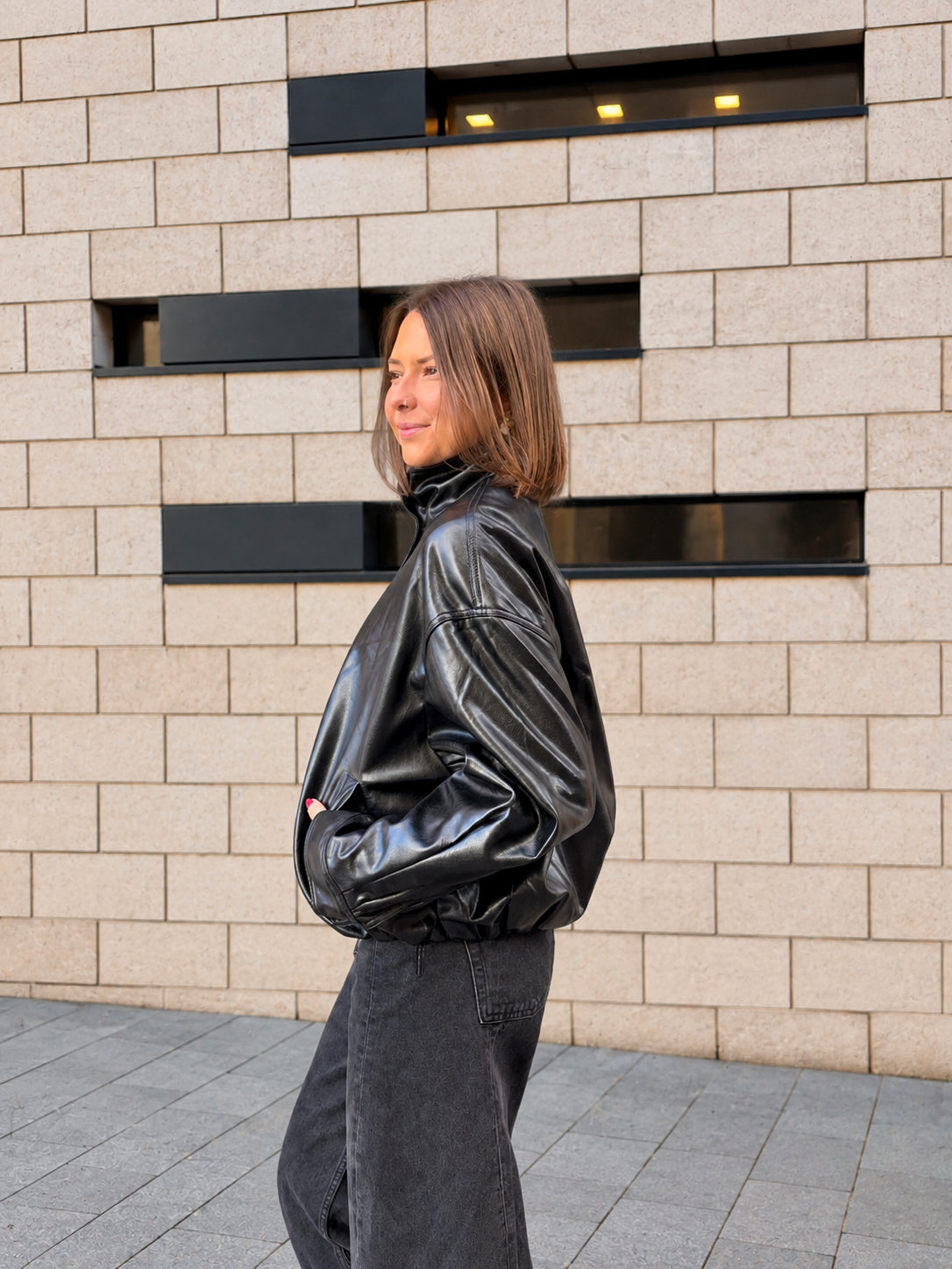 Veste bomber en similicuir noir tendance pour femme