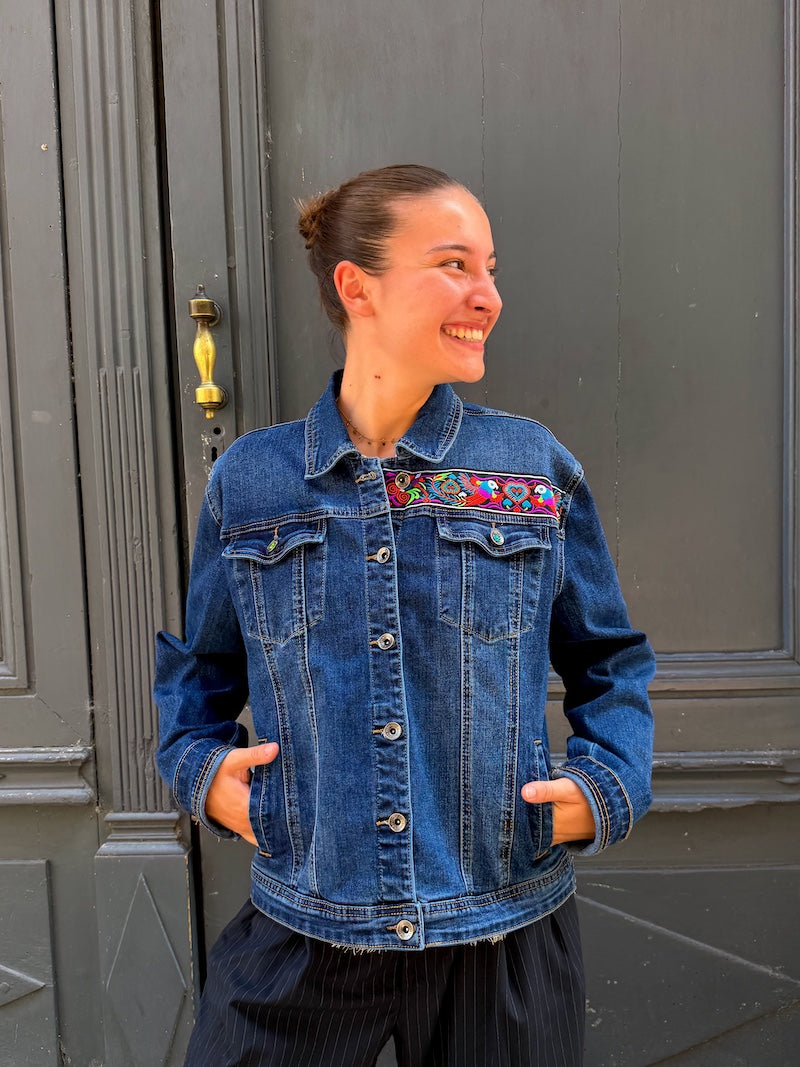 Veste en jean pour femme customisée Frida Kahlo