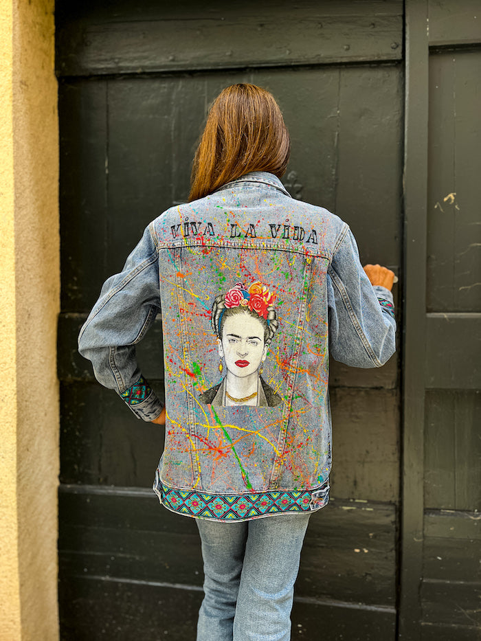 Veste en jean oversize peint à la main Frida Kahlo