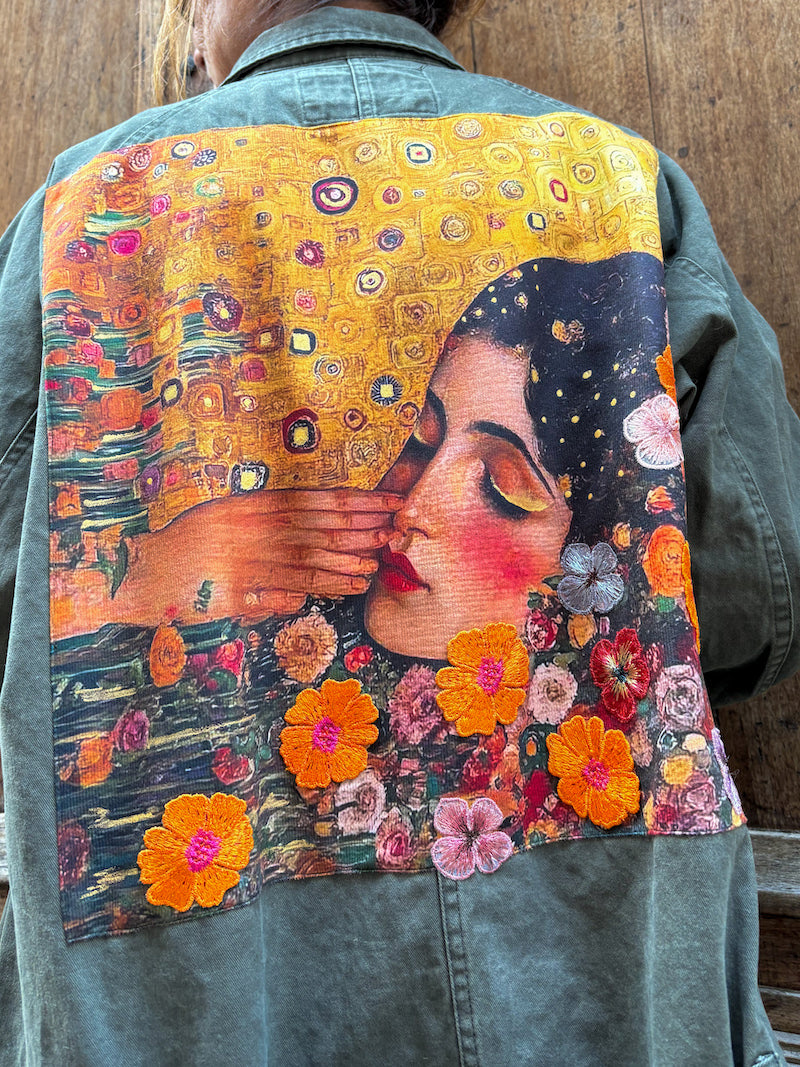 Veste femme brodée à la main - Inspiration visage de Klimt