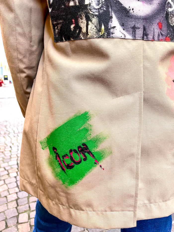 Veste vintage beige customisée Frida Kahlo Street Art