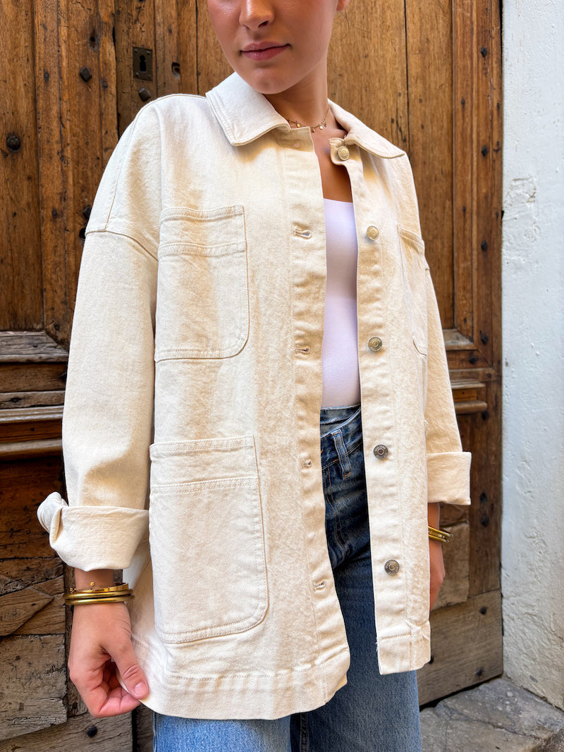 Veste oversize blanc cassé brodée de fleurs baroques en perles noires