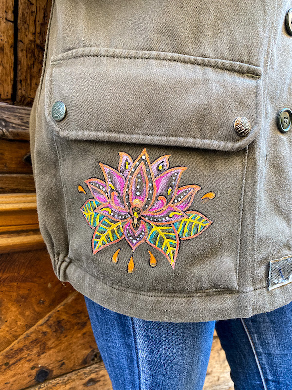 Veste militaire customisée d'une tête de Bouddha
