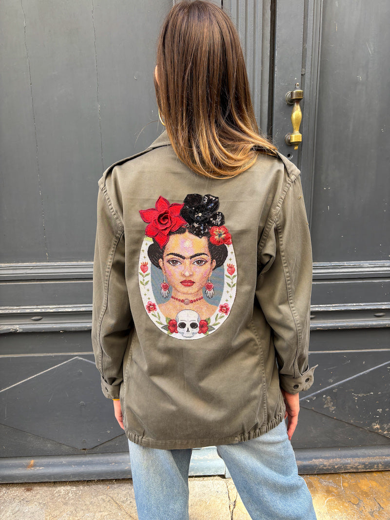 Veste militaire brodée à l'effigie de Frida Kahlo - Raíces y flores