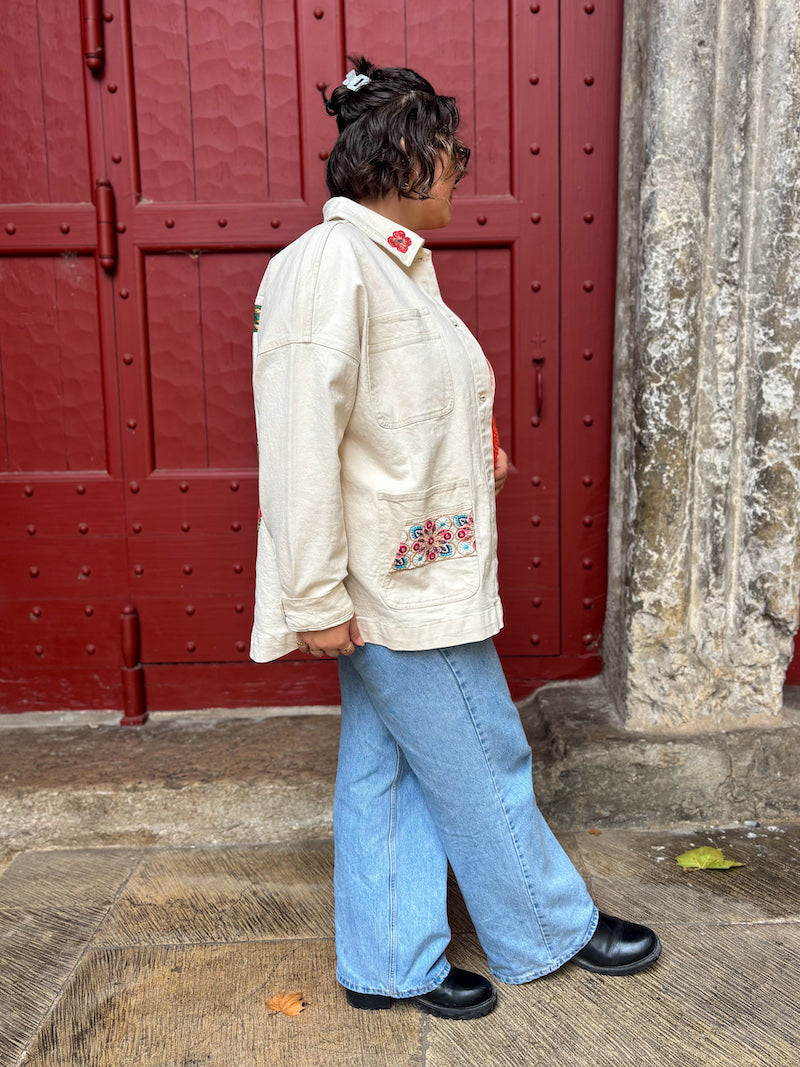 Veste en jean oversize blanc cassé personnalisée de Frida Kahlo