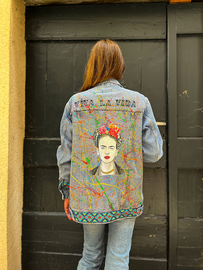 Veste en jean oversize peint à la main Frida Kahlo