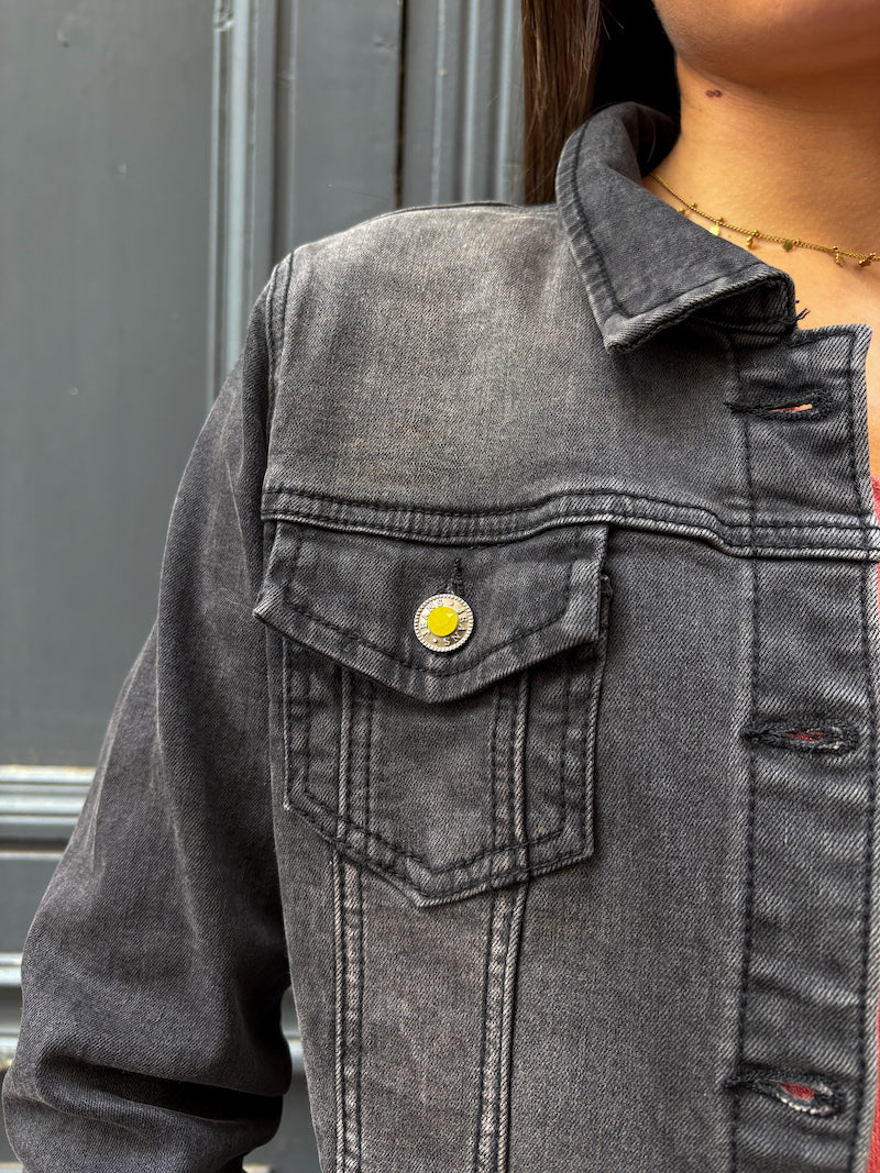 Veste en jean noir brodée à la main Frida Kahlo - Rosa Nocturna