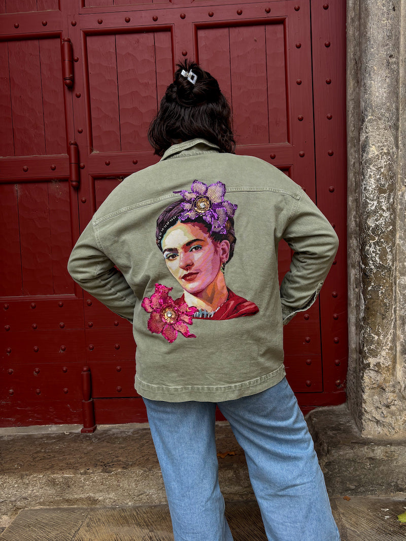 Veste kaki oversize customisée Frida Kahlo