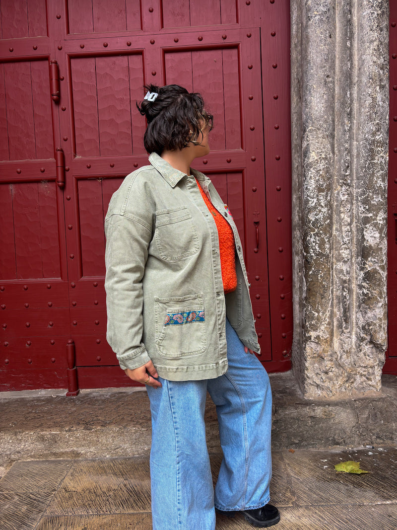 Veste kaki oversize customisée Frida Kahlo