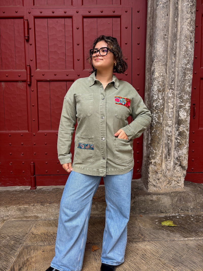 Veste kaki oversize customisée Frida Kahlo