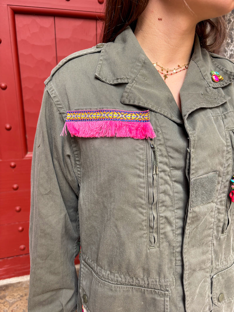 Veste militaire customisée Frida Kahlo - Pièce unique brodée main