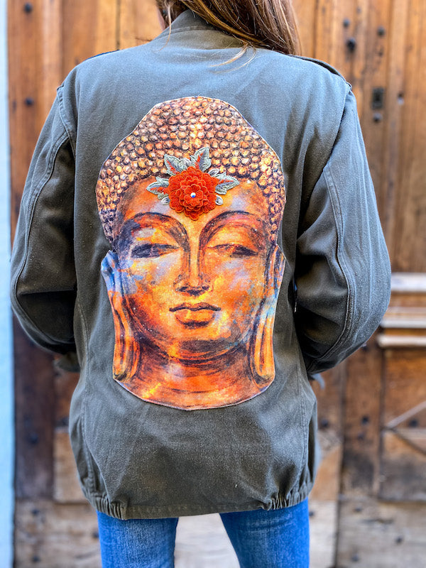 Veste militaire customisée d'une tête de Bouddha
