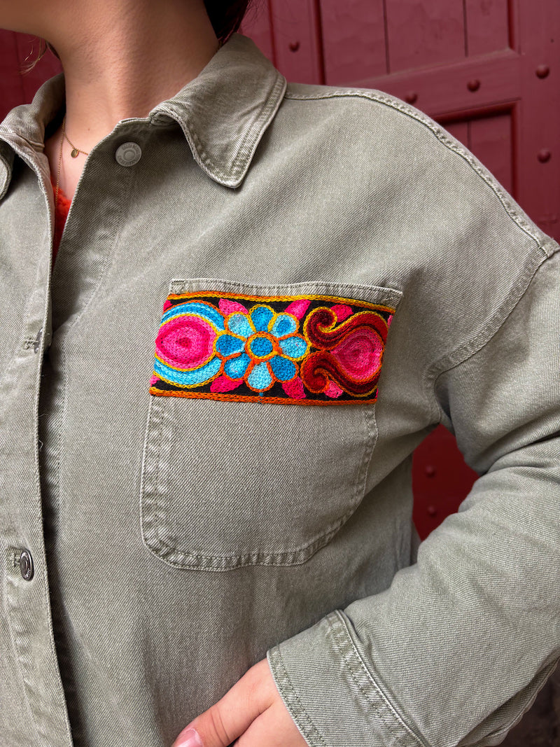 Veste kaki oversize customisée Frida Kahlo