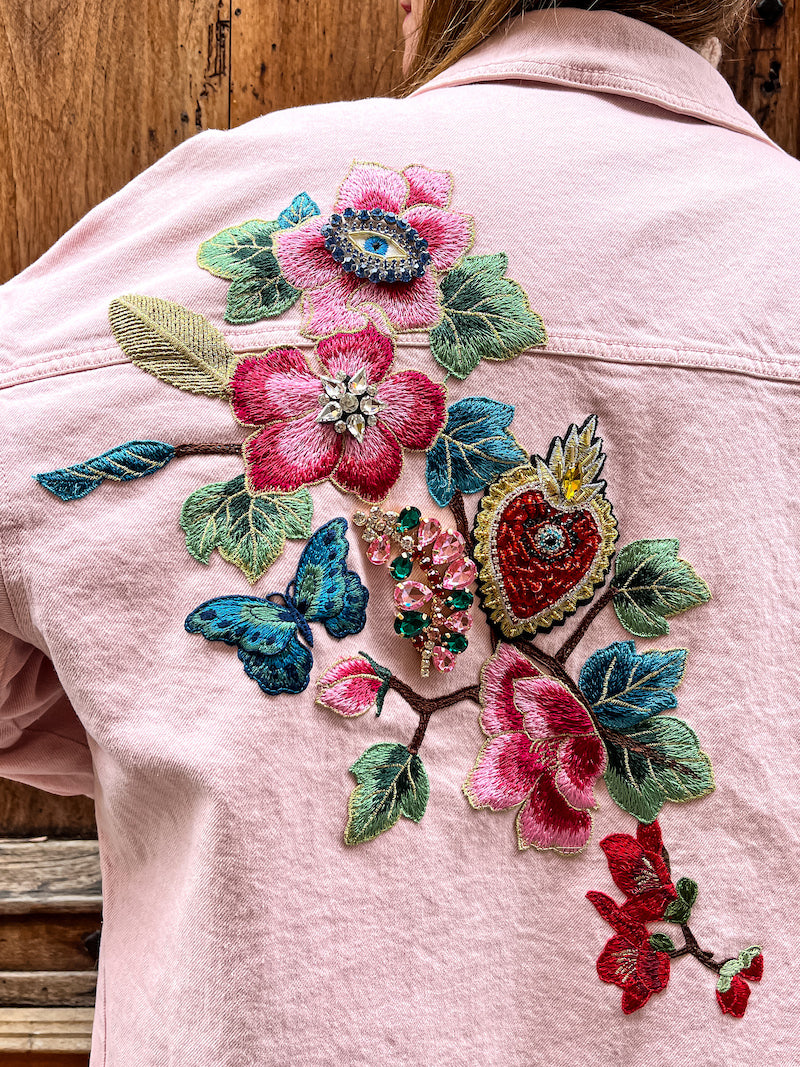 Veste rose oversize customisée de fleurs - Flores