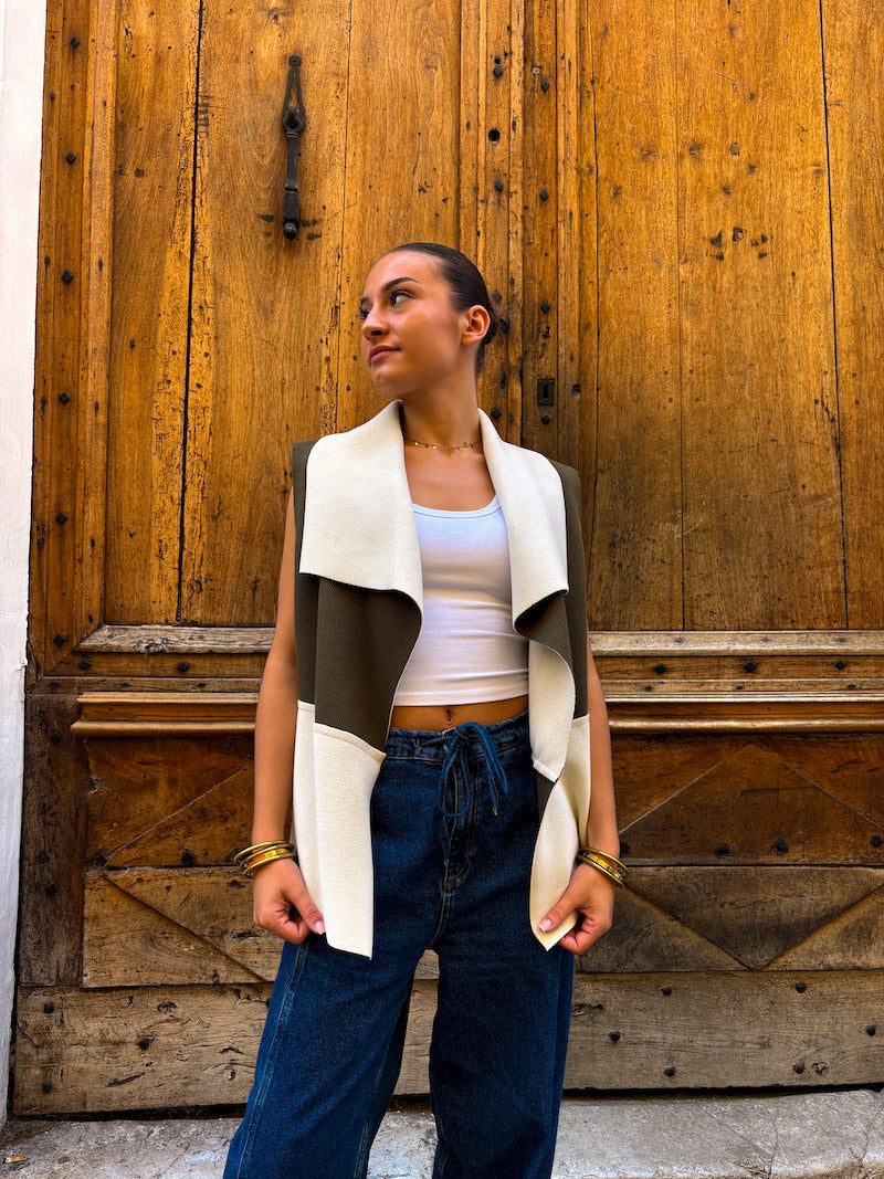Veste sans manches bicolore blanc cassé et kaki