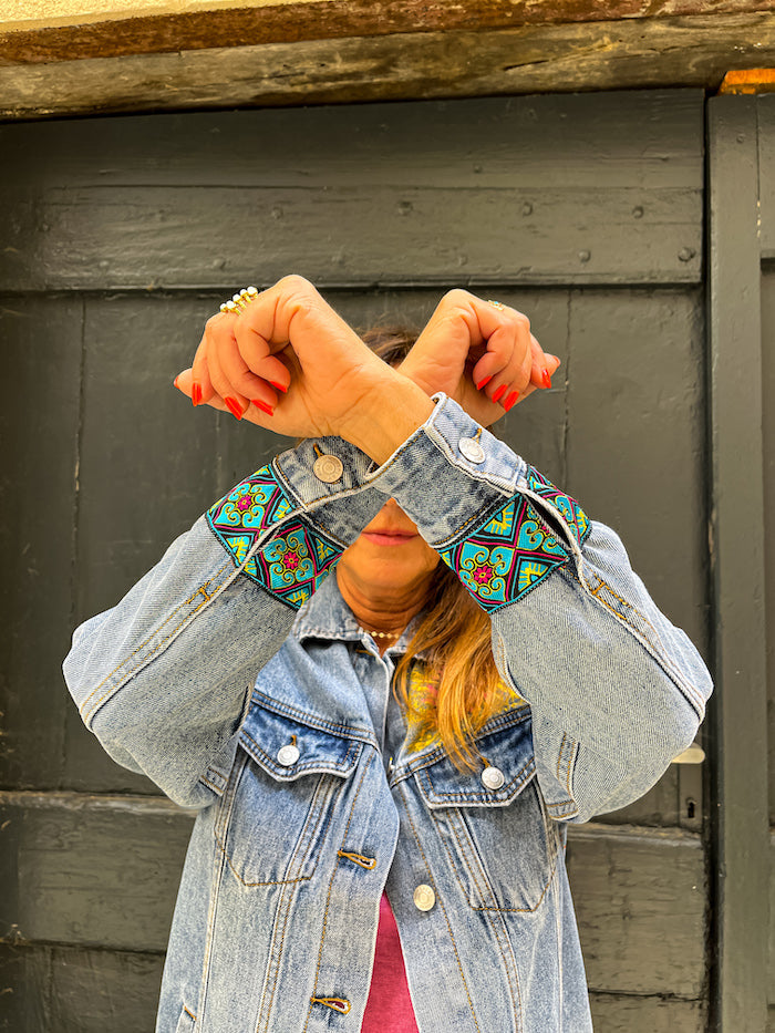 Veste en jean oversize peint à la main Frida Kahlo