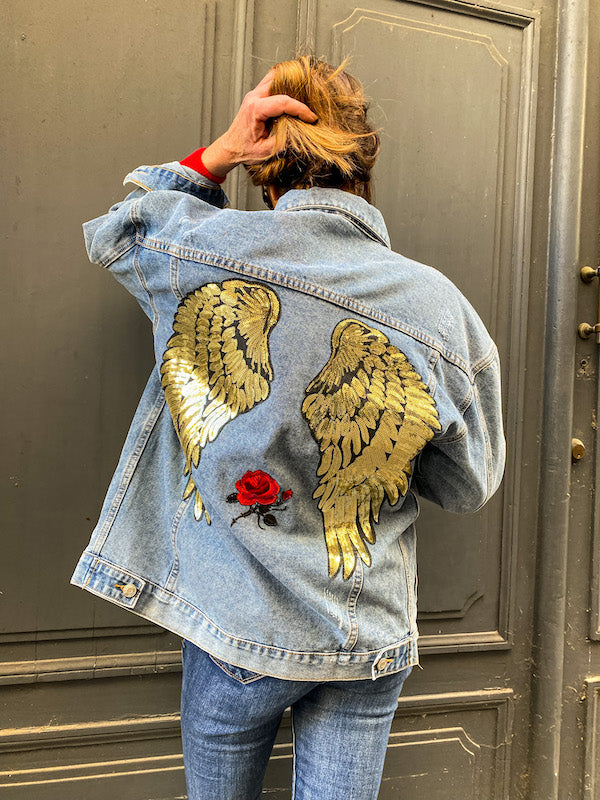 Veste en jean oversize personnalisée avec des ailes d'ange dorées