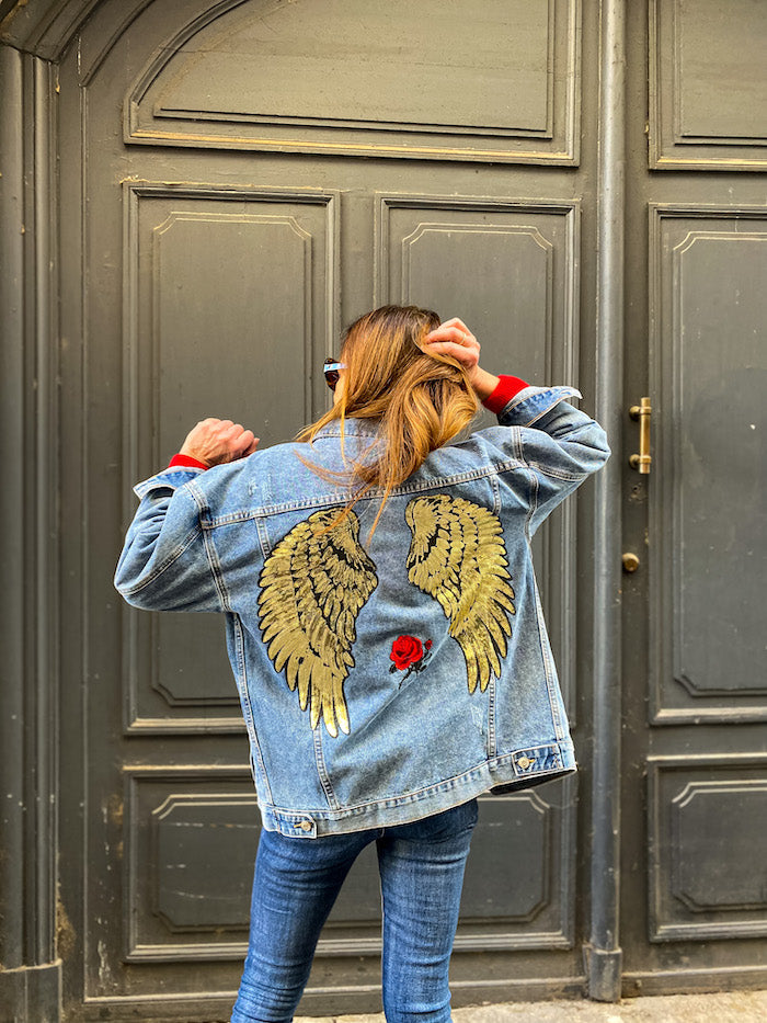 Veste en jean oversize personnalisée avec des ailes d'ange dorées