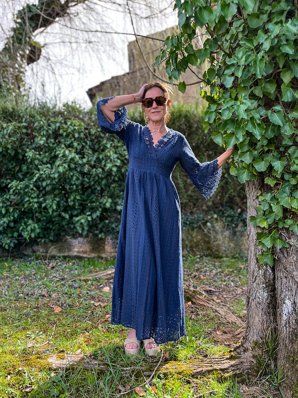 Robe tendance en dentelle bleu marine bohème