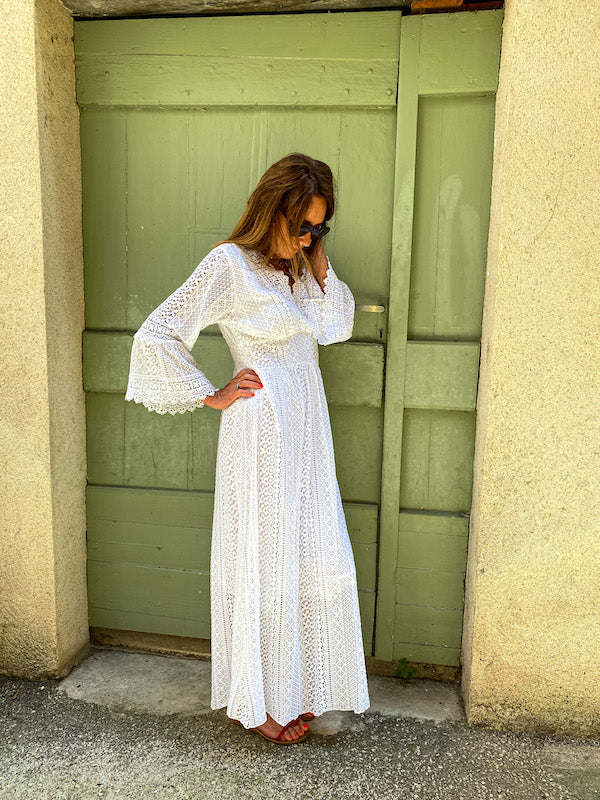 Robe longue blanche bohème en dentelle