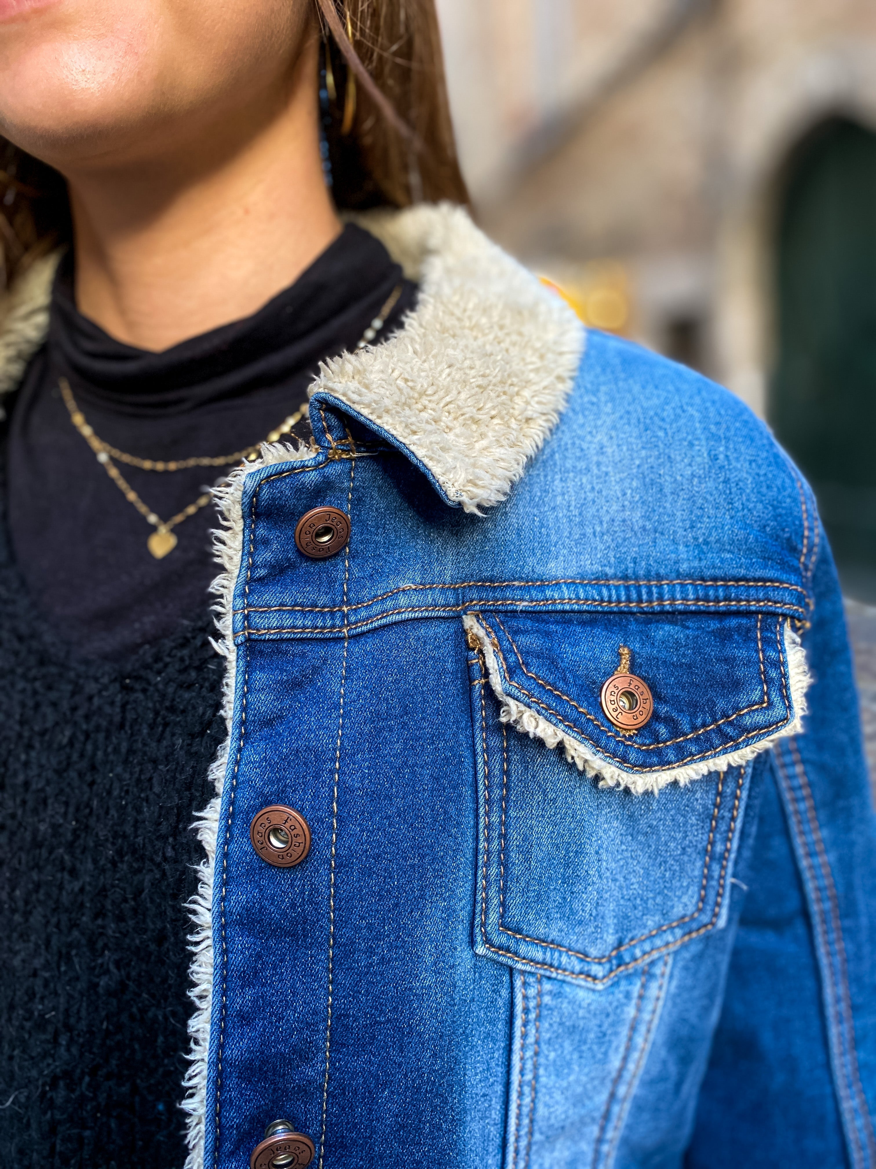 Veste en jean molletonnée à fleurs - Veste en jean