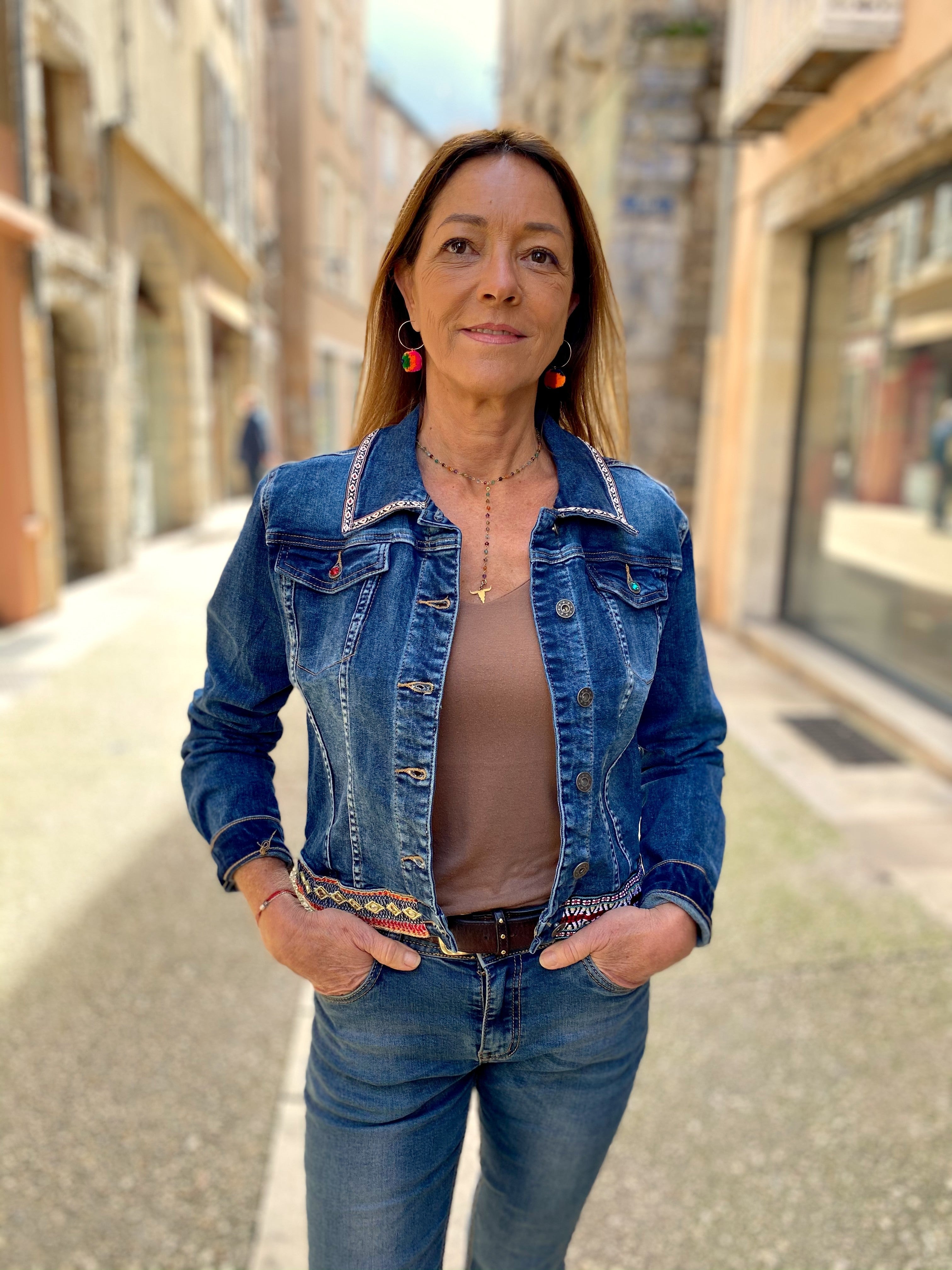 Veste jean délavé fleur rouge Gypsy - Veste en jean