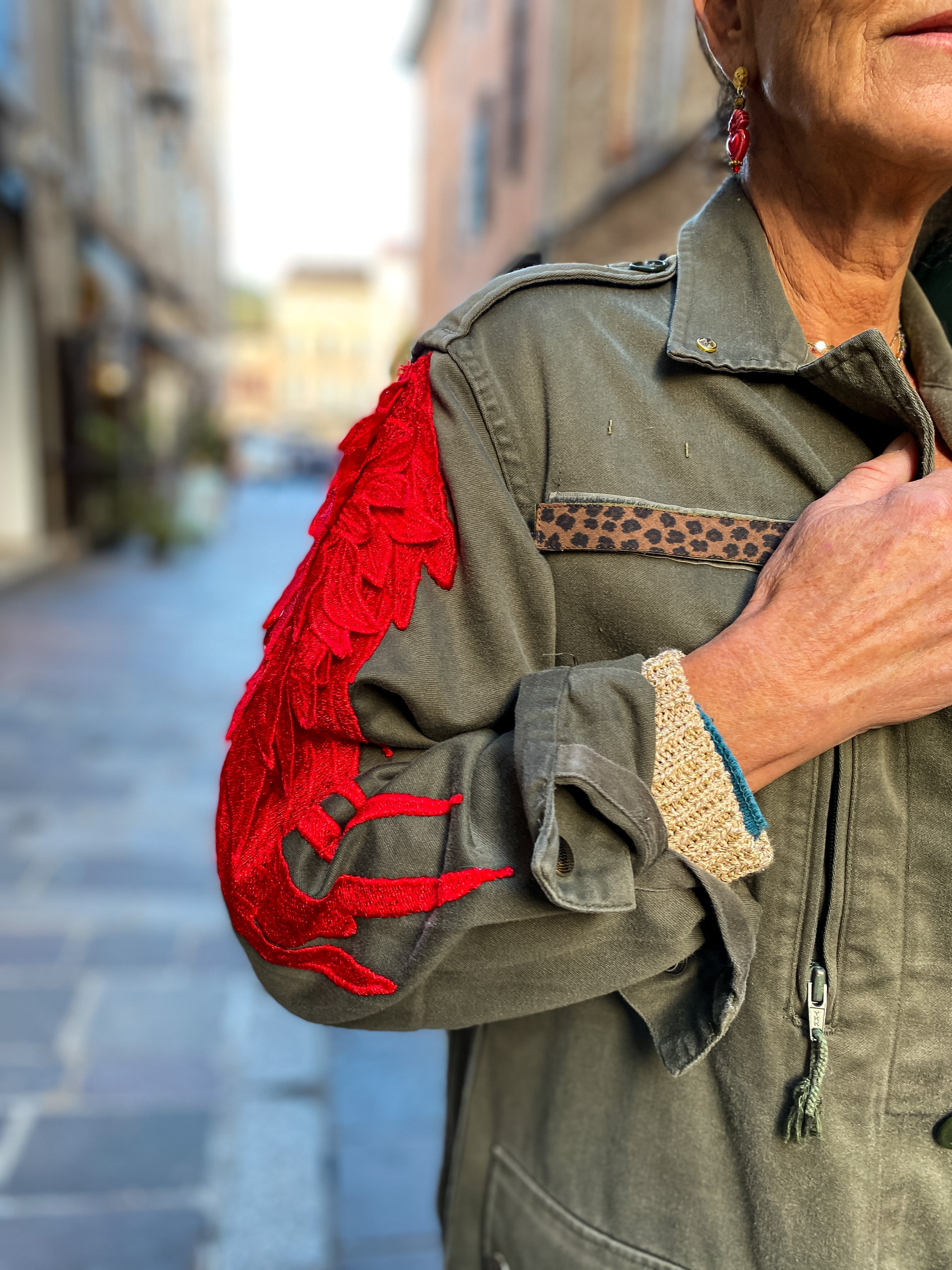 Veste militaire customisée d’un coeur milagros - Veste